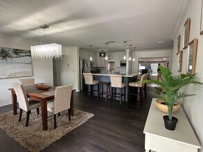4833 W Bay Ct Ave in Tampa, FL - Building Photo - Building Photo