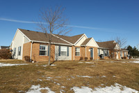 Oaks of Adrian in Adrian, MI - Foto de edificio - Building Photo