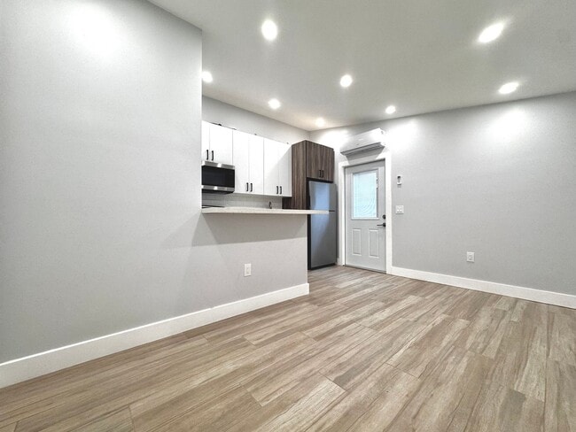 665 NE 178th St in Miami, FL - Building Photo - Building Photo