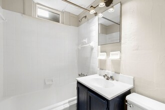 Charleston Court in Birmingham, AL - Building Photo - Interior Photo