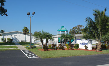 Western Hills in Davie, FL - Foto de edificio - Building Photo