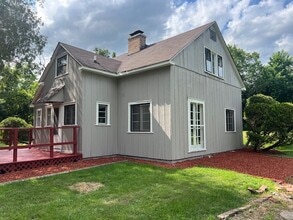 14935 W Old School Rd in Libertyville, IL - Building Photo - Building Photo