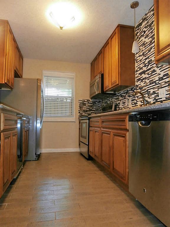 5800 Lumberdale Rd in Houston, TX - Building Photo - Building Photo