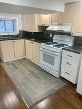 Bright clean 1 bedroom apartment with outd in Toronto, ON - Building Photo - Building Photo