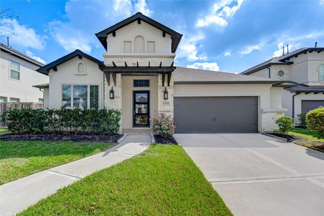 property at 1930 Creekwood Cv