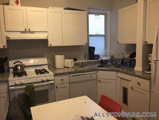 1189 Commonwealth Ave