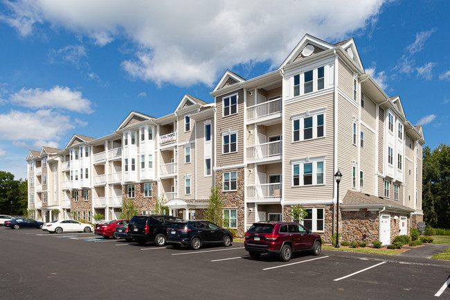 Woodstone Crossing in South Weymouth, MA - Foto de edificio - Building Photo