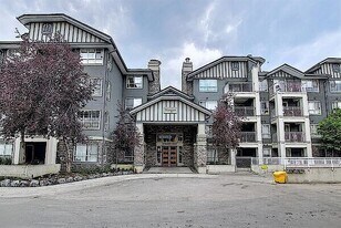 35-435 Richard Ct SW in Calgary, AB - Building Photo