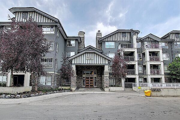 35-435 Richard Ct SW in Calgary, AB - Building Photo