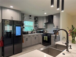 3527 Indian Ln in Doraville, GA - Building Photo - Building Photo