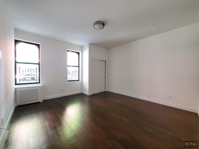 property at 206 W 104th St