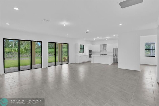 property at 11890 S Baypoint Cir