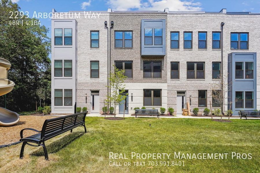 2293 Arboretum Wy in Reston, VA - Building Photo