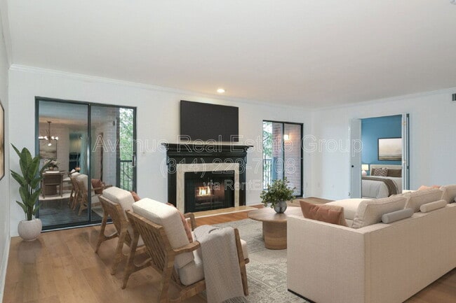 590 Sarah Ln in Creve Coeur, MO - Building Photo - Building Photo