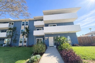Reflections at Sepulveda in Mission Hills, CA - Building Photo