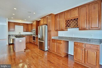 5263 Prairie Willow Way in Centreville, VA - Building Photo - Building Photo