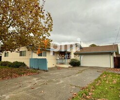 1504 Maryland St in Fairfield, CA - Building Photo