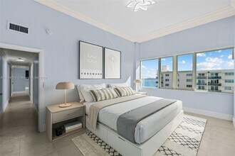 7545 E Treasure Dr, Unit 10 in North Bay Village, FL - Foto de edificio - Building Photo