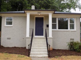 3441 Commonwealth Ave in Charlotte, NC - Building Photo