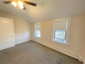224 Harvard St, Unit 3 in Medford, MA - Building Photo