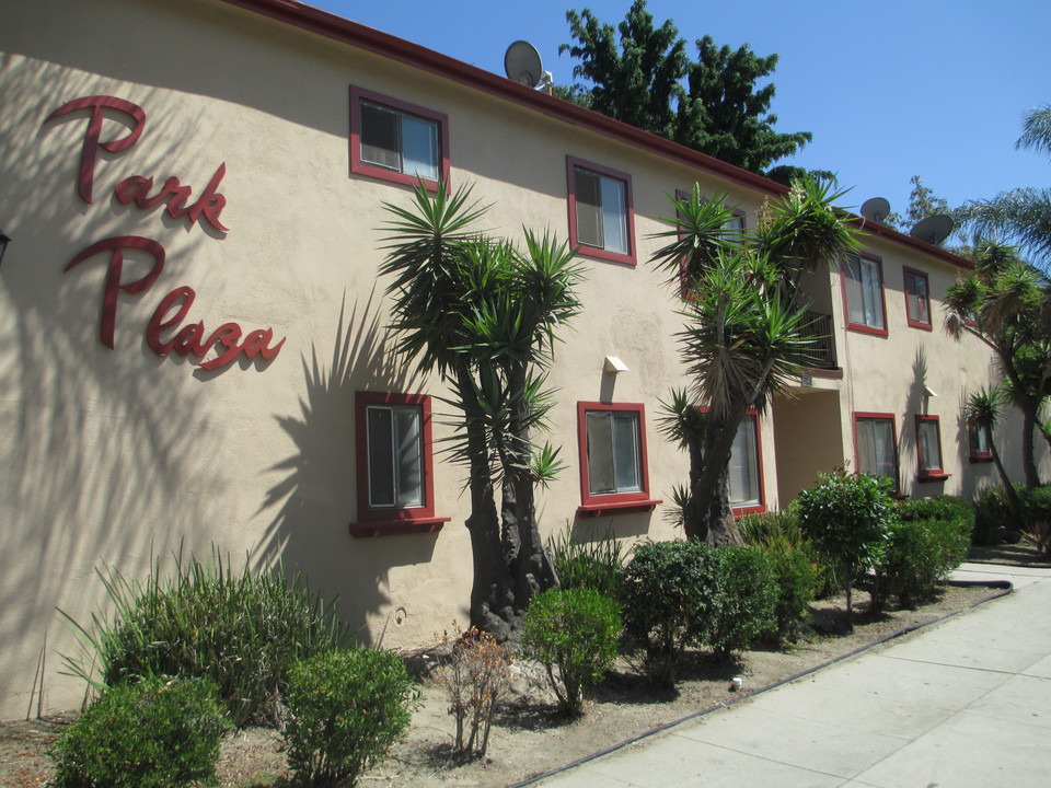 Park Plaza in Long Beach, CA - Building Photo