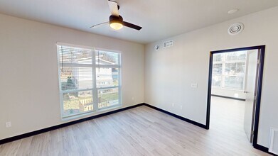 2807 Oakland St in Ames, IA - Building Photo - Building Photo