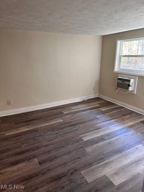 3499 Dennis Ct in Geneva, OH - Building Photo - Building Photo