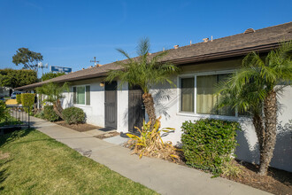 1800 E Heim Ave in Orange, CA - Building Photo - Building Photo