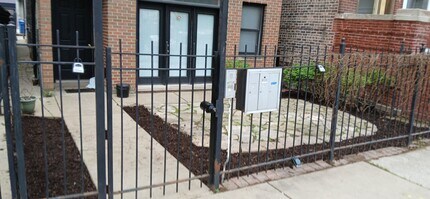 843 N Mozart St, Unit 1 in Chicago, IL - Building Photo - Building Photo