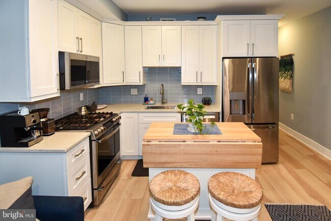 property at 625 Park Rd NW