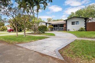 5421 Buchanan St in Hollywood, FL - Building Photo - Building Photo