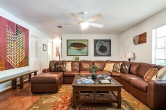 2402 Rock Terrace Cir in Austin, TX - Building Photo - Building Photo