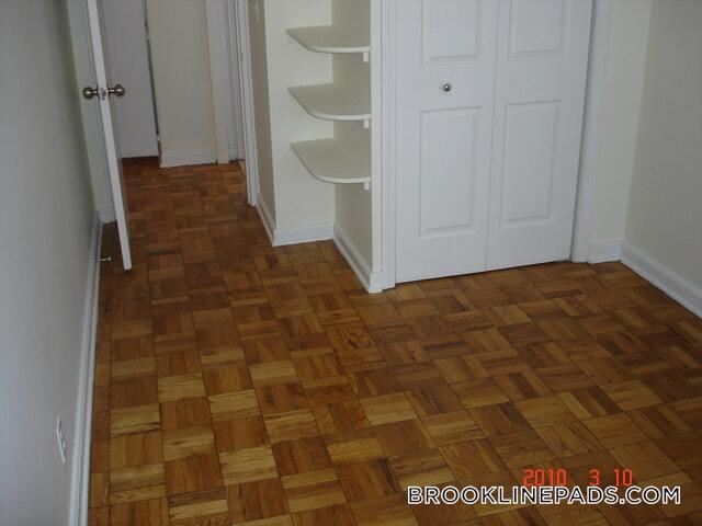 229 Independence Dr in Chestnut Hill, MA - Foto de edificio - Building Photo