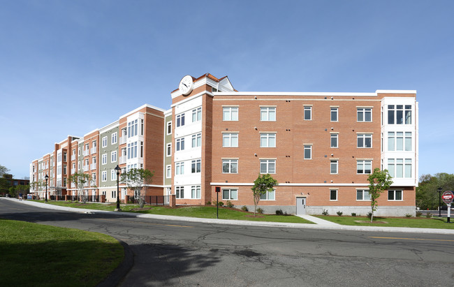 Windsor Station in Windsor, CT - Foto de edificio - Building Photo