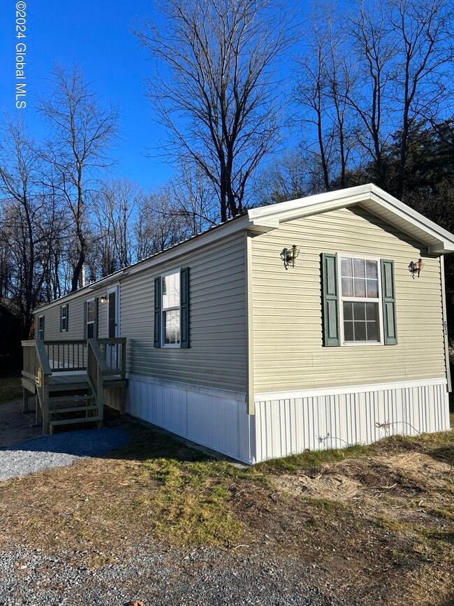property at 980 Murray Rd