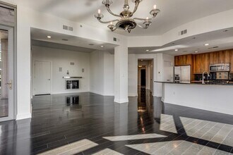 222 12th St NE in Atlanta, GA - Foto de edificio - Building Photo