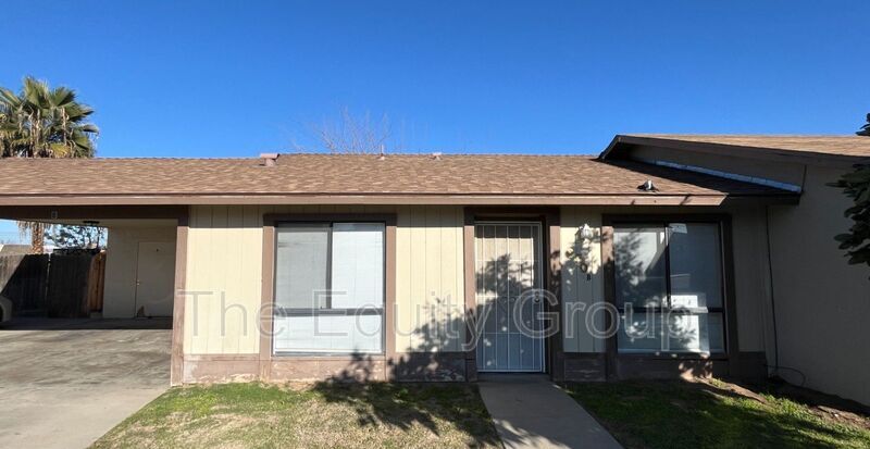 950 Julieann Ln in Porterville, CA - Building Photo