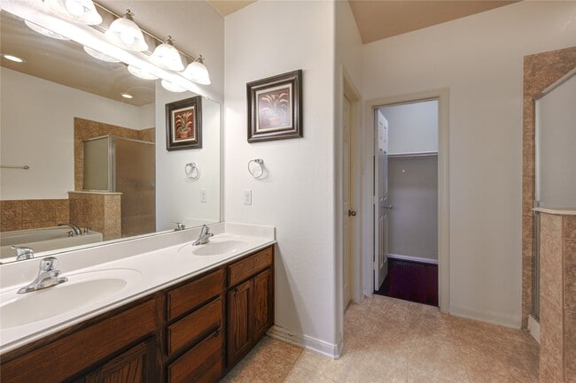 1130 Glenwood Canyon Ln in Houston, TX - Building Photo - Building Photo