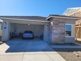 11619 W Parkway Ln in Avondale, AZ - Building Photo