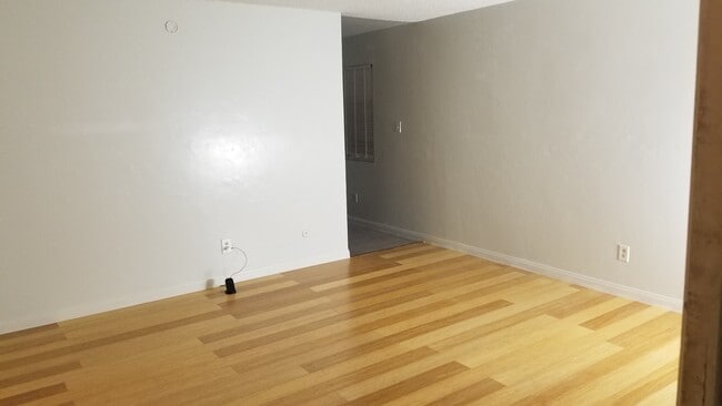 3937 Soranno Ave, Unit Soranno Ave Unit D (upstairs unit) in Bakersfield, CA - Building Photo - Building Photo