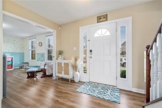 8025 Jordan Ct in Moon Township, PA - Building Photo - Building Photo