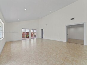 9947 NW 47th Terrace in Doral, FL - Building Photo - Building Photo