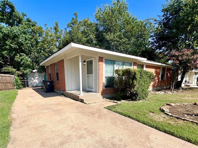 1607 Herschel St in Arlington, TX - Building Photo - Building Photo
