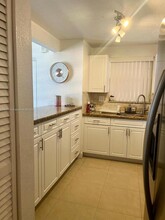 8887 Fontainebleau Blvd, Unit 306 in Miami, FL - Building Photo - Building Photo