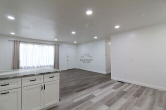 608 Torbett St in Richland, WA - Building Photo - Building Photo