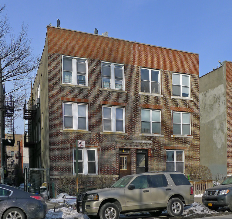 48-44 48th St in Woodside, NY - Building Photo