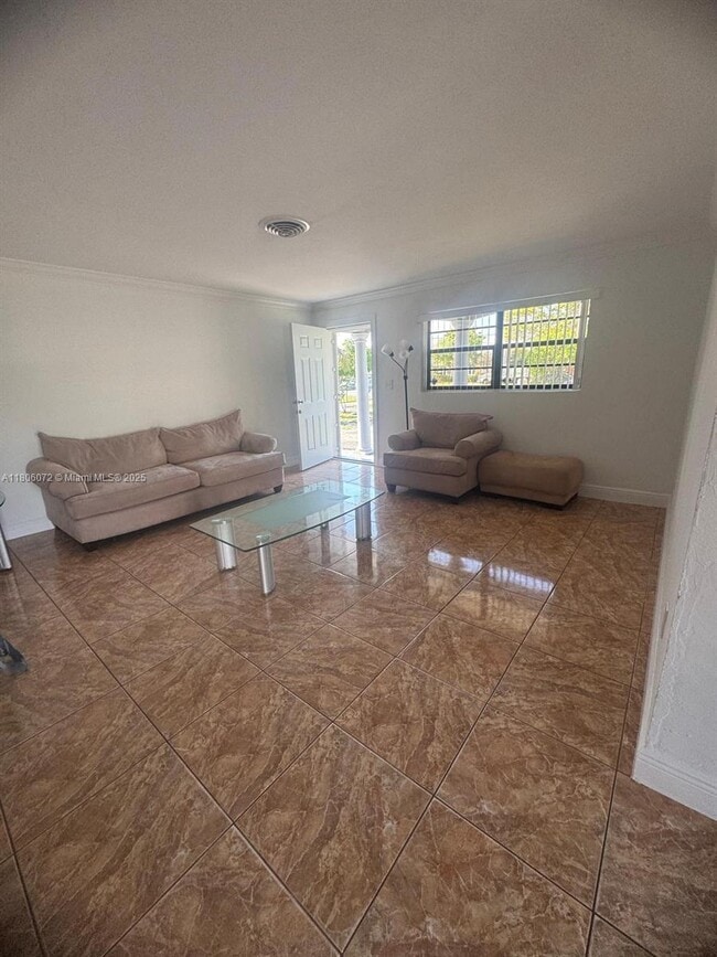 2801 NW 183rd St in Miami Gardens, FL - Building Photo - Building Photo