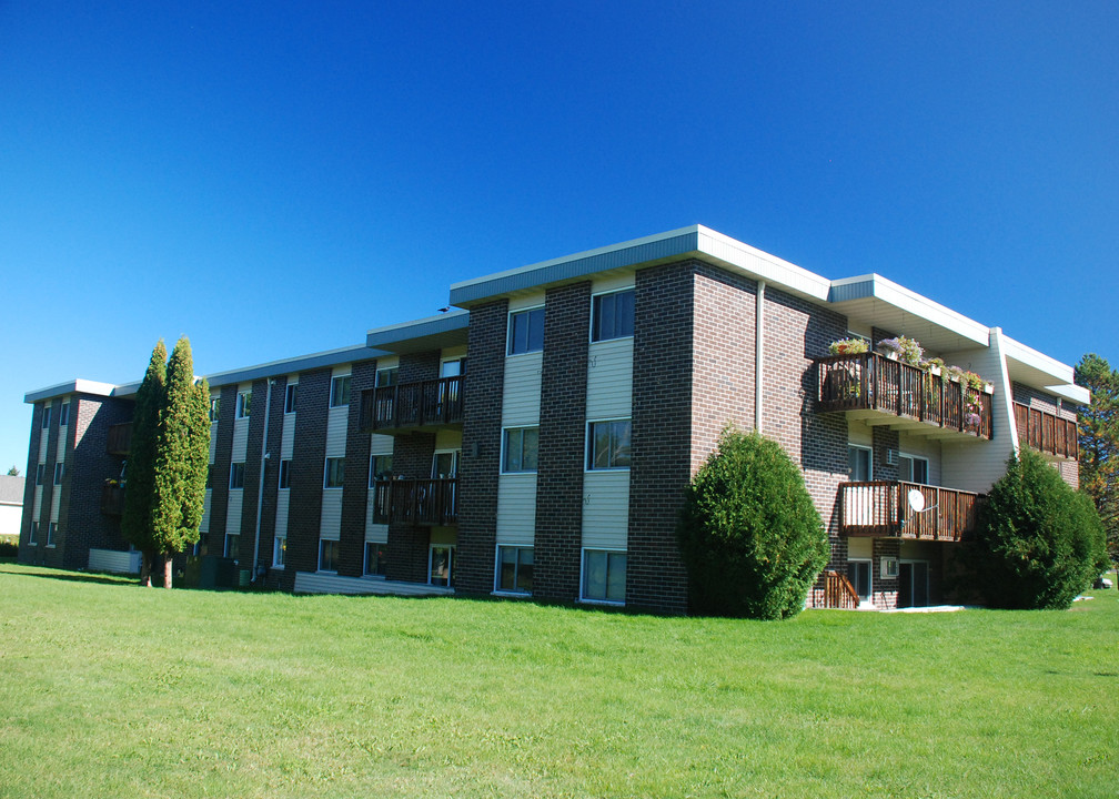 Billlings View Apartments in Superior, WI - Foto de edificio