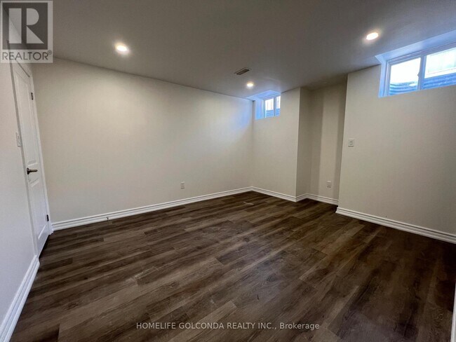 20 Amaretto Ct in Brampton, ON - Building Photo - Building Photo