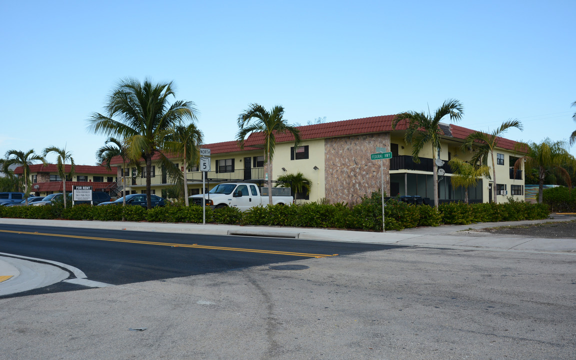 928 S Federal Hwy in Lake Worth, FL - Building Photo